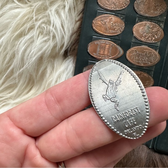 RAINFOREST CAFE 2003 Penny Collector Disney Orlando Coin Album with 29 Coins - Picture 3 of 9